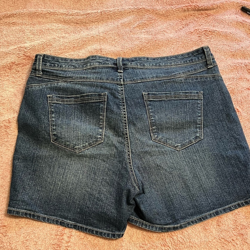#212 Bandolino denim shorts - Picture 6 of 8
